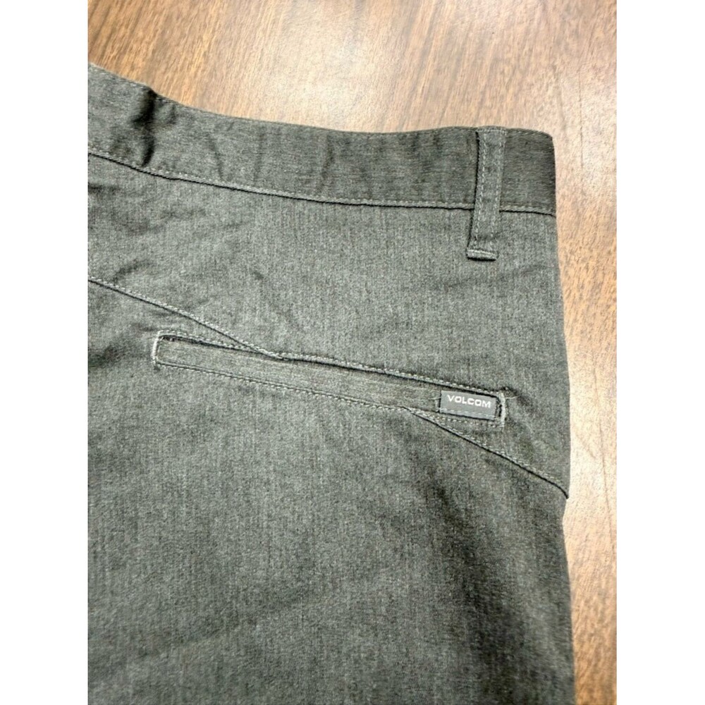 Volcom Men's Dark Gray Flat Front Chino Shorts Size 36 - Picture 9 of 11